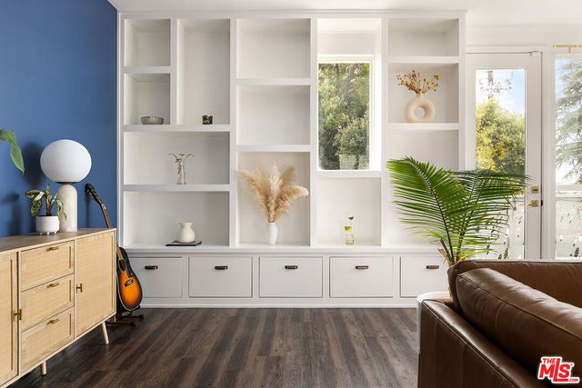 6074 W Studio Court, Los Angeles, CA 90038