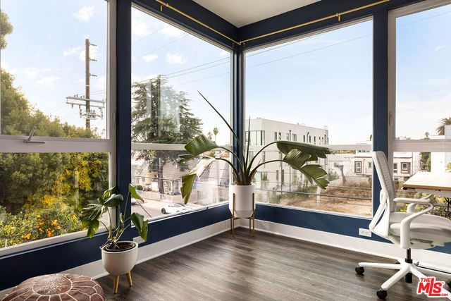 6074 W Studio Court, Los Angeles, CA 90038