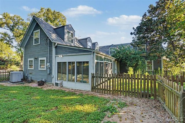 12340 S 40 Drive, St Louis, MO 63141