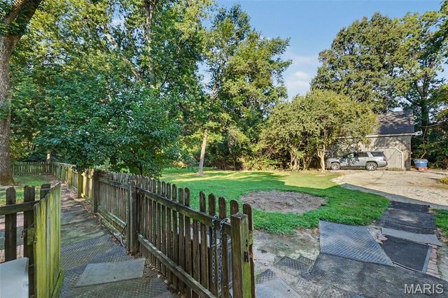 12340 S 40 Drive, St Louis, MO 63141