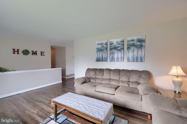 340 CURBY DR, Mountville, PA 17554