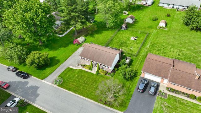 340 CURBY DR, Mountville, PA 17554