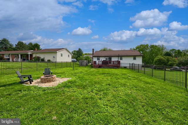 340 CURBY DR, Mountville, PA 17554