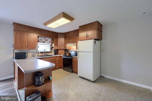 340 CURBY DR, Mountville, PA 17554