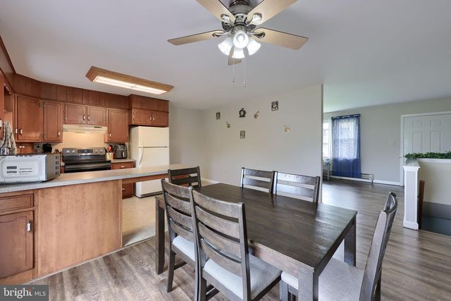 340 CURBY DR, Mountville, PA 17554