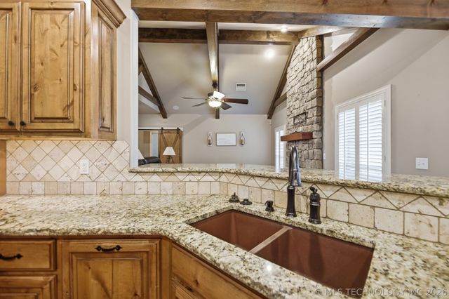 1 cripple creek, Pryor, OK 74361