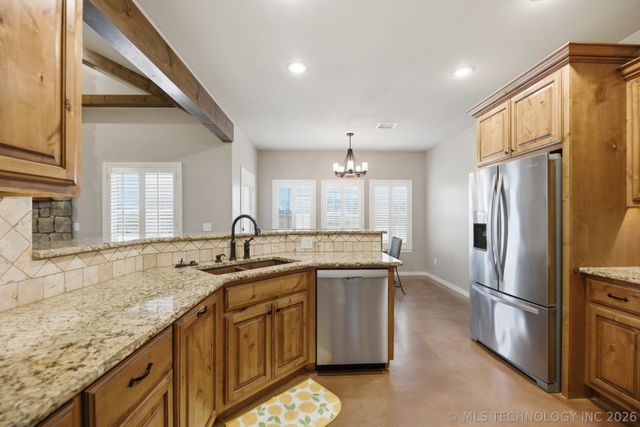 1 cripple creek, Pryor, OK 74361