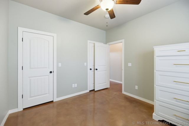 1 cripple creek, Pryor, OK 74361
