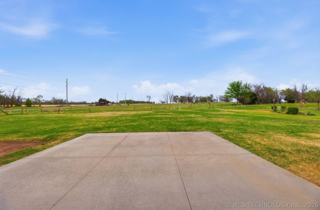 1 cripple creek, Pryor, OK 74361