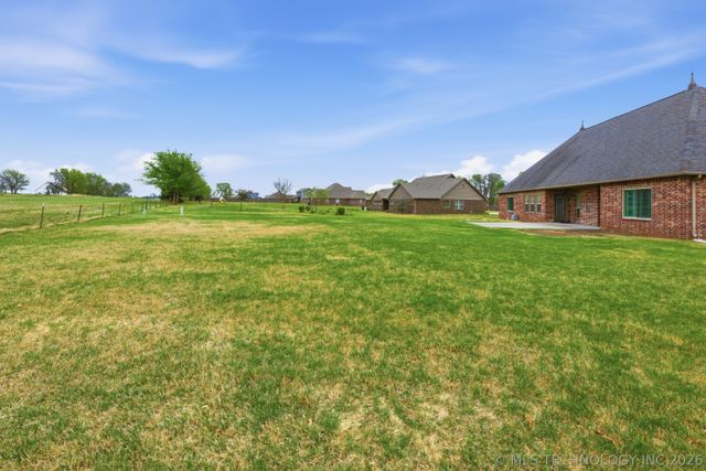 1 cripple creek, Pryor, OK 74361