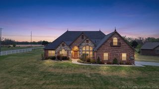 1 cripple creek, Pryor, OK 74361