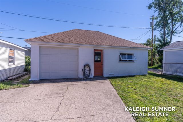 1440 Pennoyer Avenue, Grand Haven, MI 49417