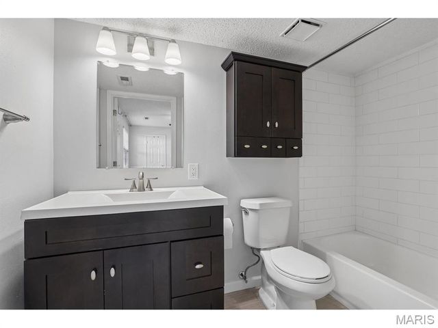 9158 Robin Court, St Louis, MO 63144