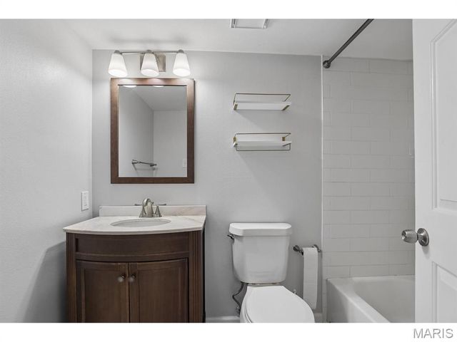 9158 Robin Court, St Louis, MO 63144
