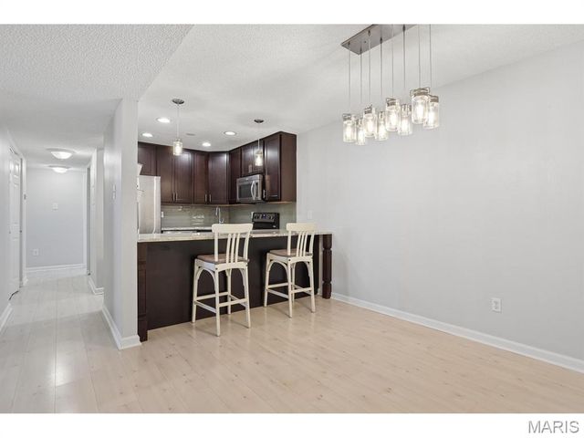 9158 Robin Court, St Louis, MO 63144