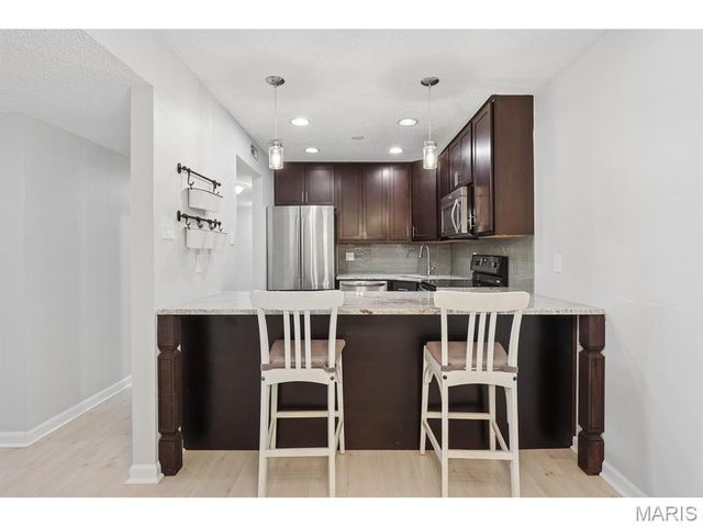 9158 Robin Court, St Louis, MO 63144