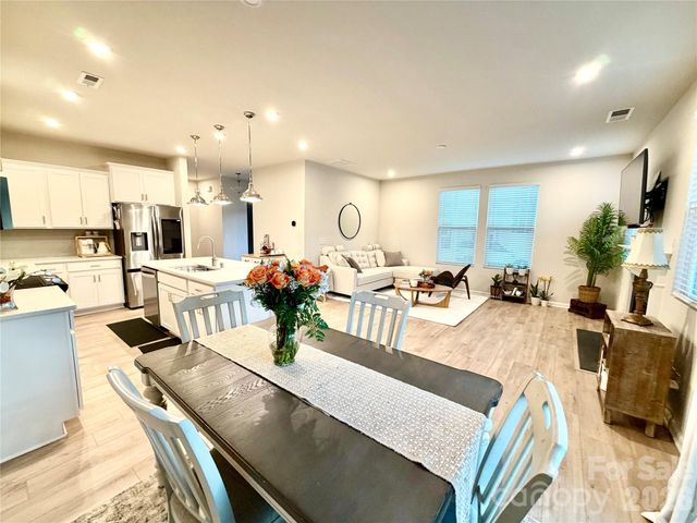 14618 Tamarack Drive, Charlotte, NC 28278