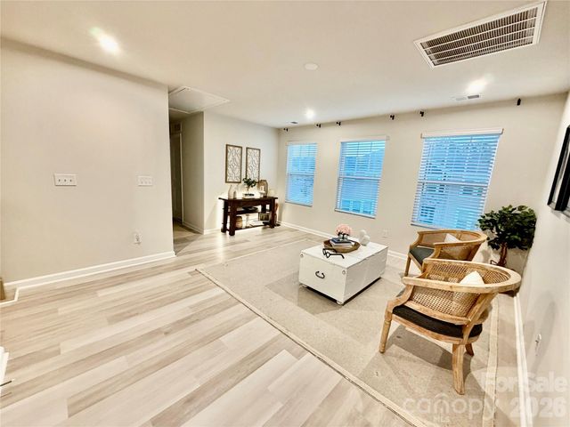 14618 Tamarack Drive, Charlotte, NC 28278