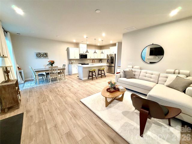 14618 Tamarack Drive, Charlotte, NC 28278