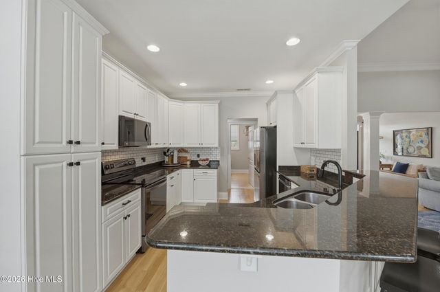 100 Cove Side Lane, Hampstead, NC 28443