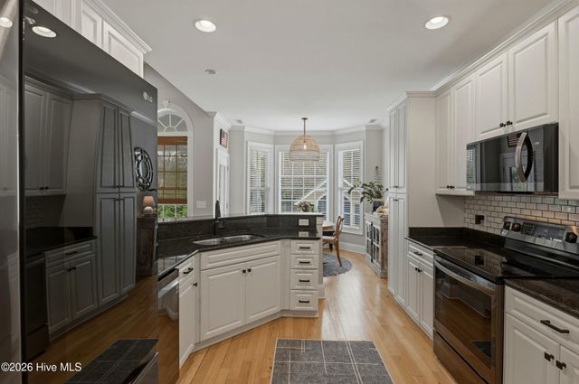 100 Cove Side Lane, Hampstead, NC 28443