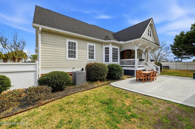 100 Cove Side Lane, Hampstead, NC 28443