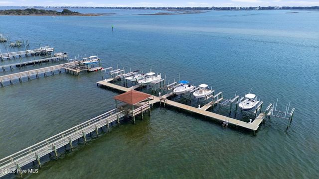 100 Cove Side Lane, Hampstead, NC 28443