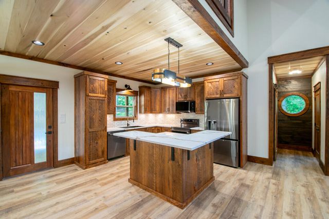 375 Ridge Brook Drive, Morganton, GA 30560