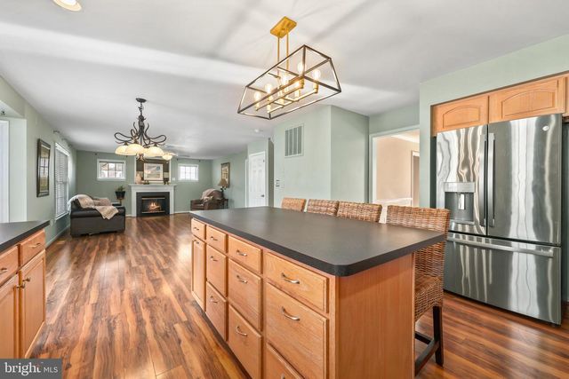 64 WALNUT FARMS PKWY, Fredericksburg, VA 22405