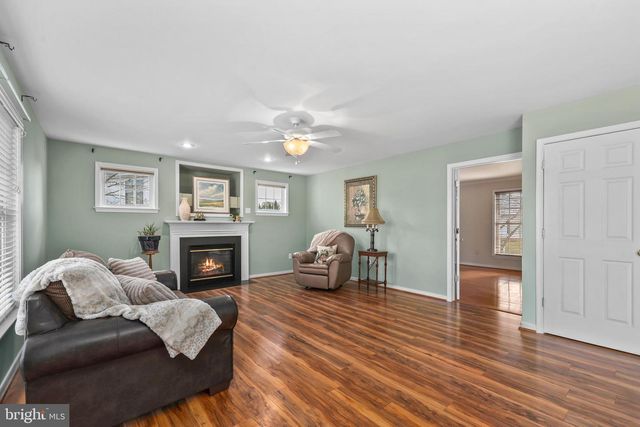 64 WALNUT FARMS PKWY, Fredericksburg, VA 22405