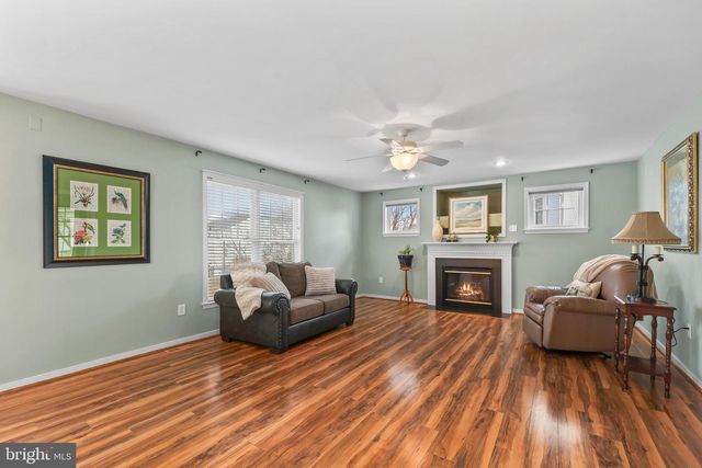 64 WALNUT FARMS PKWY, Fredericksburg, VA 22405