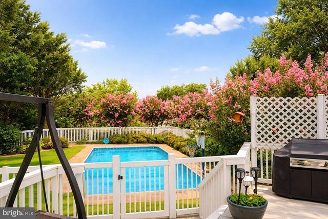 64 WALNUT FARMS PKWY, Fredericksburg, VA 22405