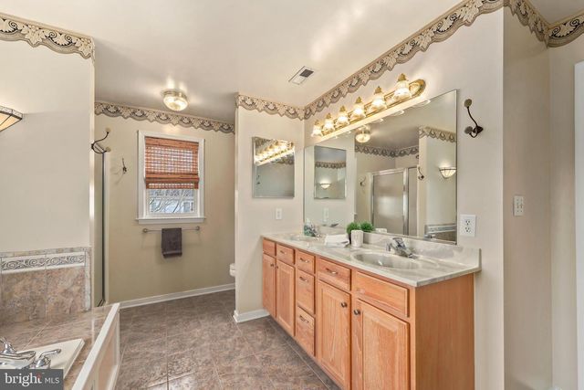 64 WALNUT FARMS PKWY, Fredericksburg, VA 22405