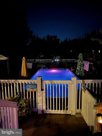 64 WALNUT FARMS PKWY, Fredericksburg, VA 22405