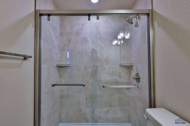 440 NIGHTHAWK DR, Box Elder, SD 57719