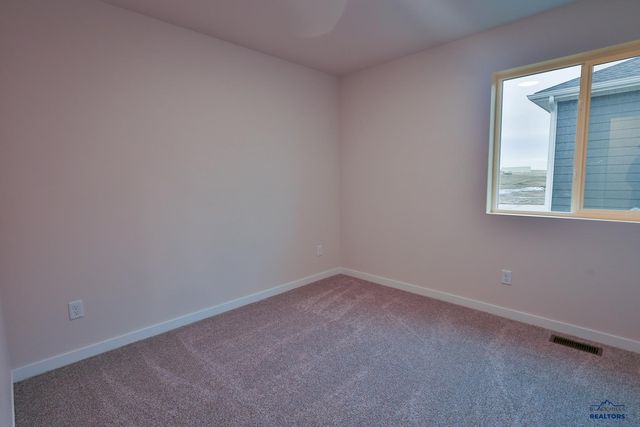 440 NIGHTHAWK DR, Box Elder, SD 57719