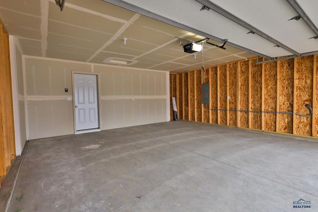 440 NIGHTHAWK DR, Box Elder, SD 57719