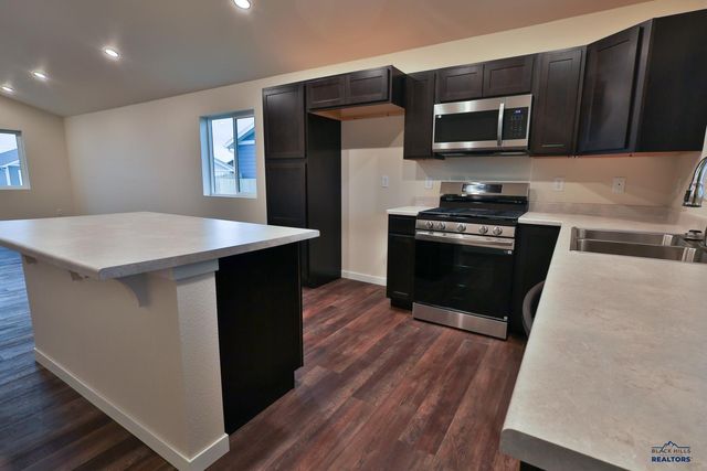 440 NIGHTHAWK DR, Box Elder, SD 57719