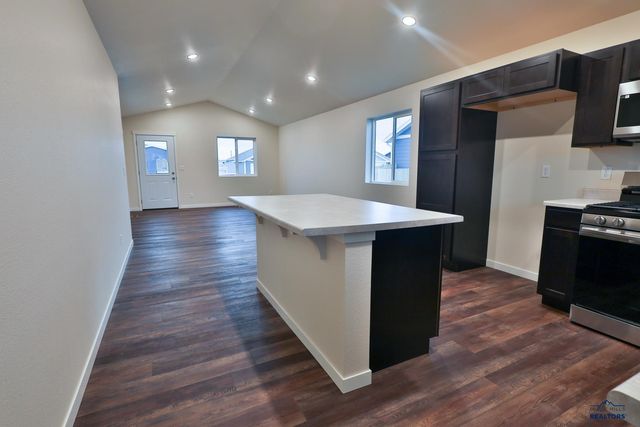 440 NIGHTHAWK DR, Box Elder, SD 57719