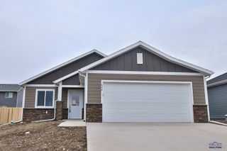 440 NIGHTHAWK DR, Box Elder, SD 57719