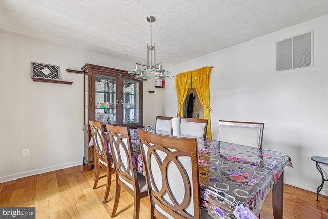 8 AMYS WAY CT, Baltimore, MD 21234