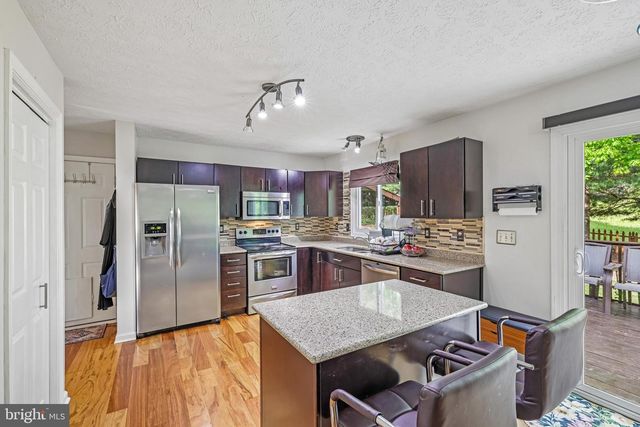 8 AMYS WAY CT, Baltimore, MD 21234