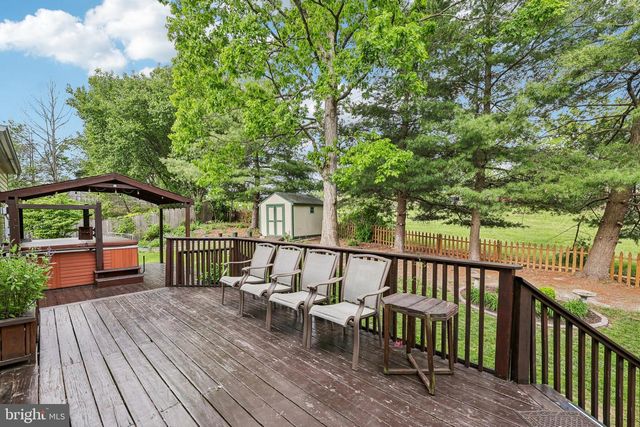 8 AMYS WAY CT, Baltimore, MD 21234
