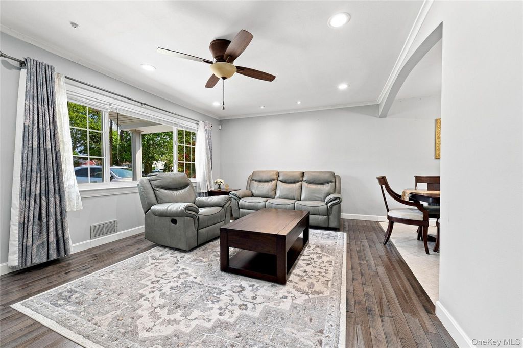 1230 Parkwood Drive, Merrick, NY 11566 — photo 2