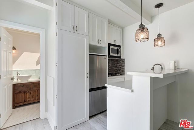 3493 Mandeville Canyon Road, Los Angeles, CA 90049