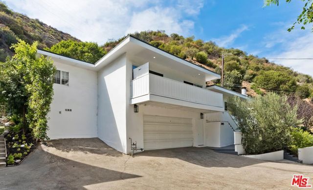 3493 Mandeville Canyon Road, Los Angeles, CA 90049
