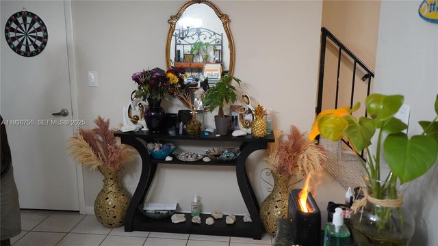 7175 Nova Dr 204, Davie, FL 33317