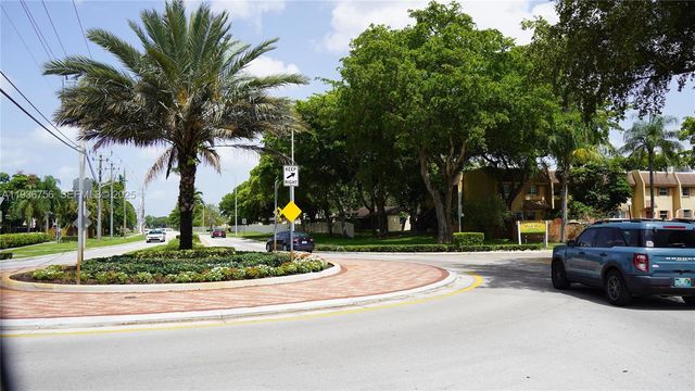 7175 Nova Dr 204, Davie, FL 33317