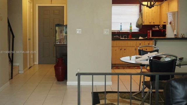 7175 Nova Dr 204, Davie, FL 33317