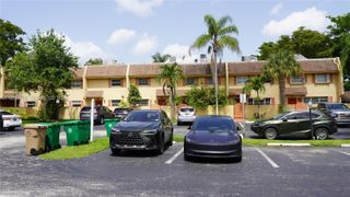 7175 Nova Dr 204, Davie, FL 33317